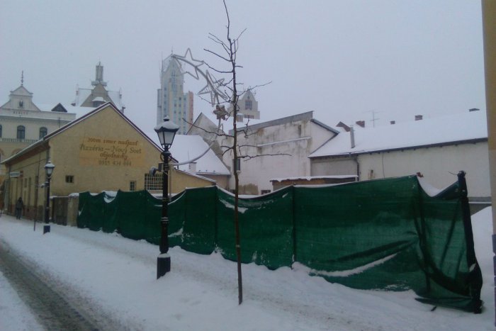 Ilustračný obrázok k článku FOTO: Ďalšia rekonštrukcia v centre Lučenca. Pribudne atraktívna NOVINKA pre ľudí!