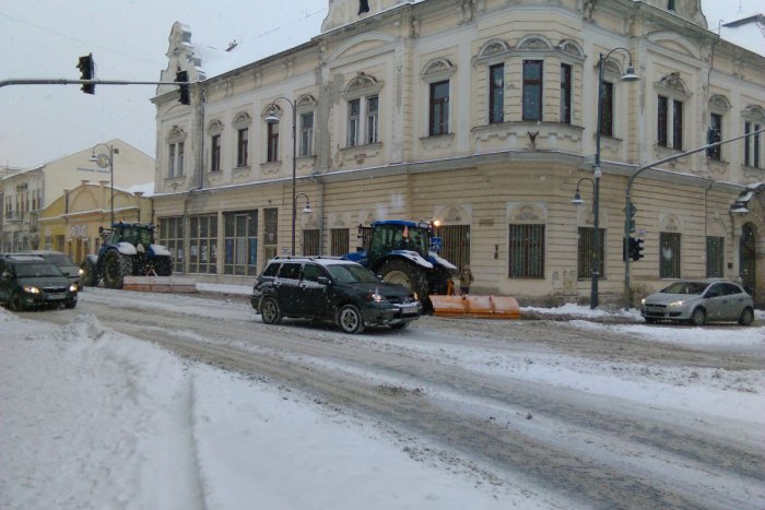 Ilustračný obrázok k článku FOTO: Sneh doslova zasypal Lučenec. Aká je situácia v meste a okolí?