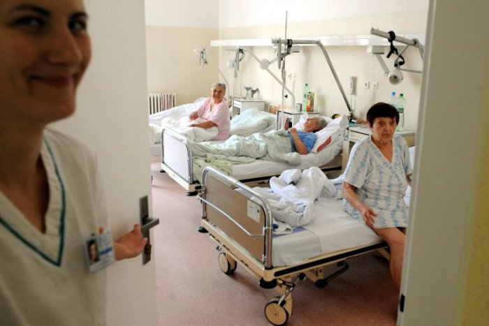 Ilustračný obrázok k článku Slováci môžu darovať pyžamo i nočnú košeľu, pomôžu pacientom v nemocniciach
