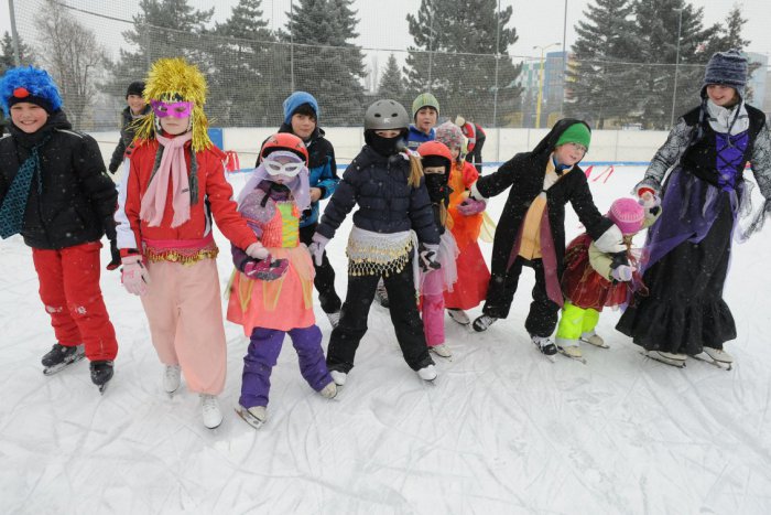 Ilustračný obrázok k článku Chystajte si masky, brúste korčule: V sobotu odpália karneval na ľade