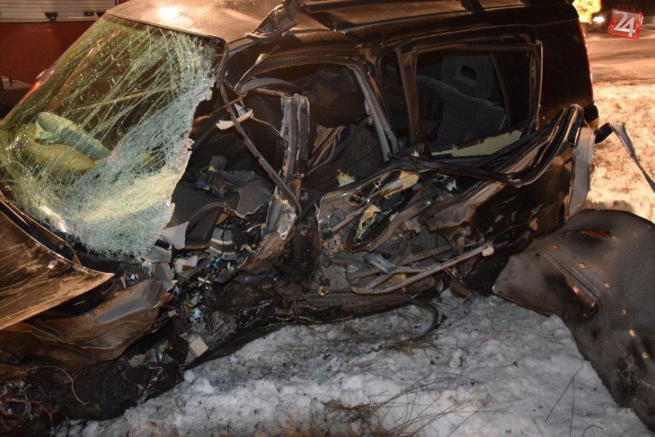 Ilustračný obrázok k článku FOTO z miesta tragédie pri Zvolene. Smrteľná čelná zrážka auta s kamiónom!