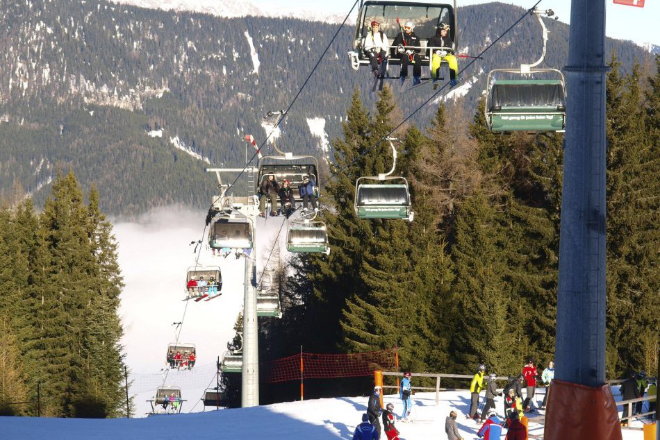 Ilustračný obrázok k článku Na lyžovačku do rakúskeho Stuhlecku sa možno dostať špeciálnou dopravou