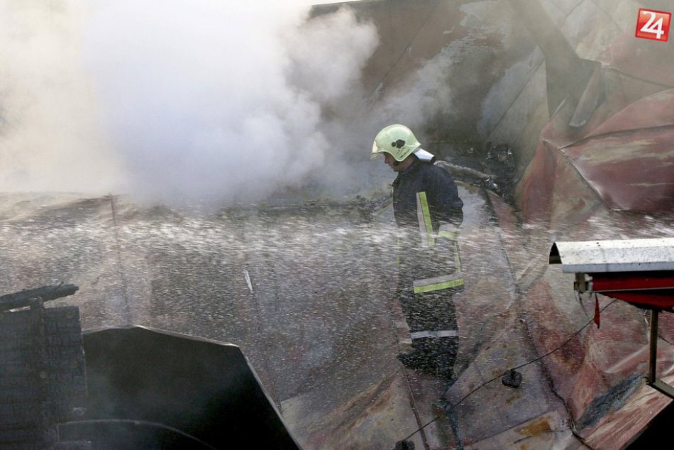 Ilustračný obrázok k článku Zásah žiarskych hasičov: Chatu zachvátili plamene, zrútila sa aj strecha