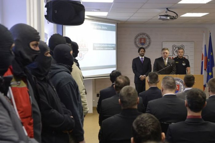 Ilustračný obrázok k článku Premiér Fico pritvrdil: Proti extrémizmu bude brojiť nová policajná jednotka