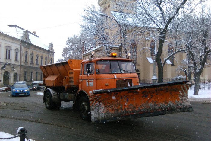 Ilustračný obrázok k článku FOTO: Perinbaba opäť naplno úraduje. Ako vidia situáciu v Lučenci cestári?