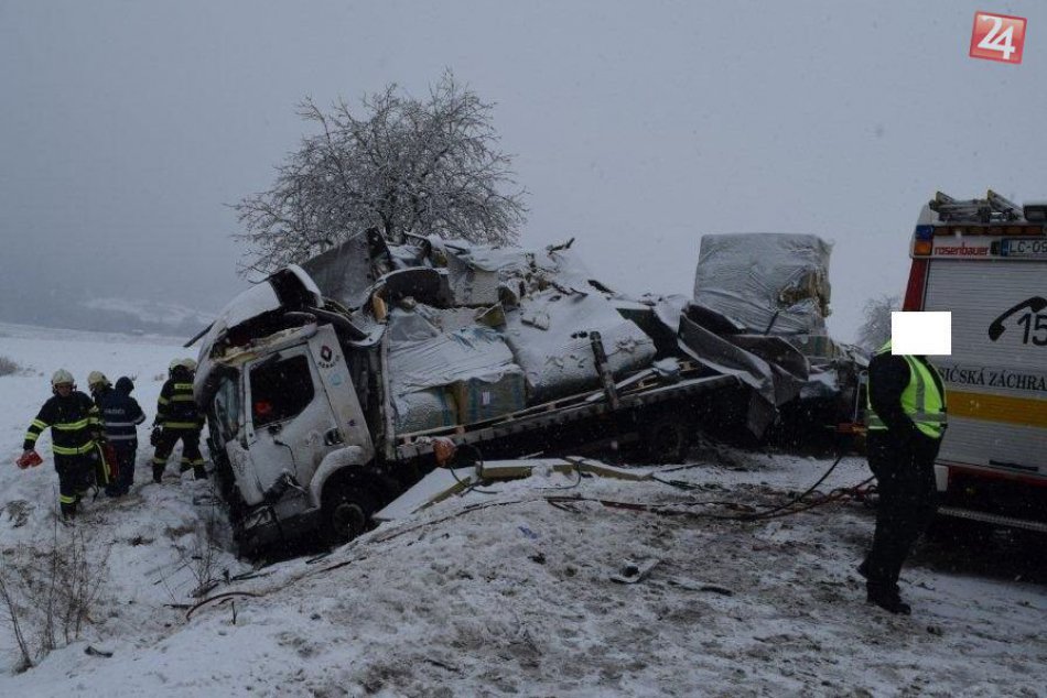 Ilustračný obrázok k článku FOTO: Tragická nehoda kamiónov pri Lučenci. 1 osoba zomrela, 5 je zranených!