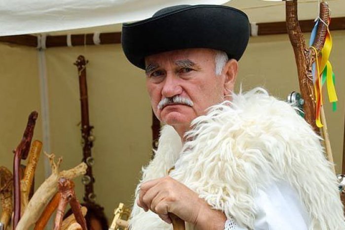 Ilustračný obrázok k článku Fašiangová atmosféra v Rožňave: Známy rezbár z Gemera o svojich ozembuchoch