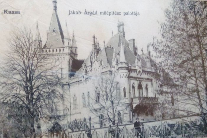 Ilustračný obrázok k článku Skvost, ktorý neunikne oku žiadneho turistu: Ako vyzeral Jakabov palác kedysi?