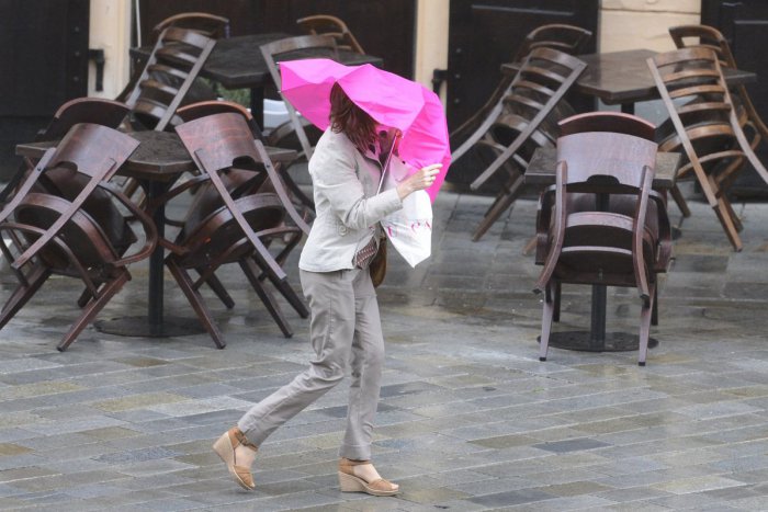 Ilustračný obrázok k článku Meteorológovia s výstrahou: Na Šaliansky okres udrie poriadny vietor