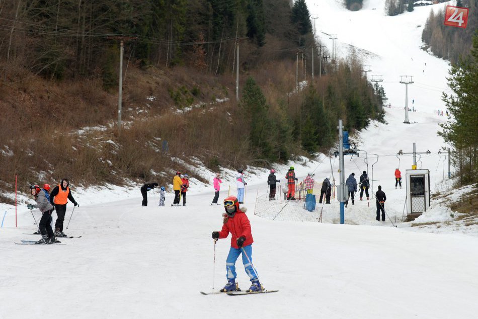 Ilustračný obrázok k článku V lyžiarskom stredisku Plejsy sa radujú: Po dlhom čase sme tu mali skutočnú zimu!