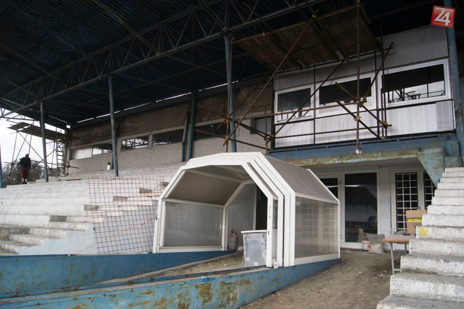 Ilustračný obrázok k článku Zmarené plány so žiarskym futbalovým štadiónom: Otváračka sa odkladá