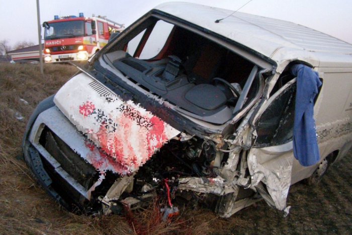 Ilustračný obrázok k článku Prvé INFO o nehode dodávky a auta pod Čertovicou: Hlásia 4 zranených