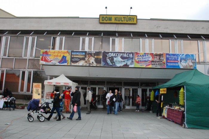 Ilustračný obrázok k článku Na žinčicu pred kultúrny dom
