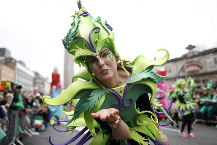 Ilustračný obrázok k článku RANNÁ ŠTVORKA: Íri sa obliekajú do zelena, oslavujú Deň svätého Patrika