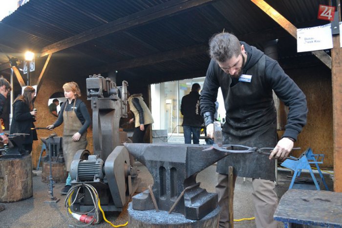 Ilustračný obrázok k článku KURIOZITA DŇA: Gemerský majster kováč využíva viac než tisíc rokov starú metódu