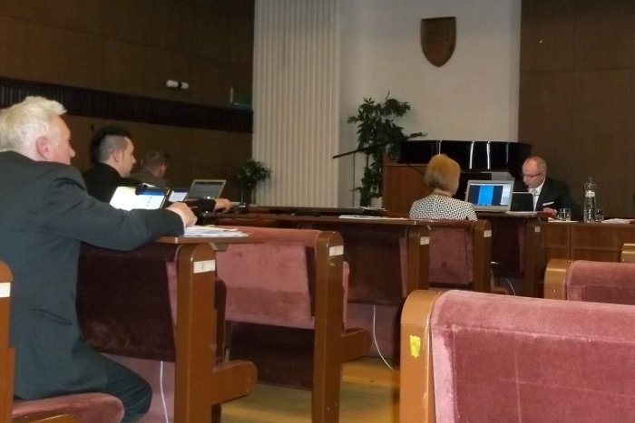 Ilustračný obrázok k článku Primátorovi pridali na plate: Nezabudli ani na kontrolórku