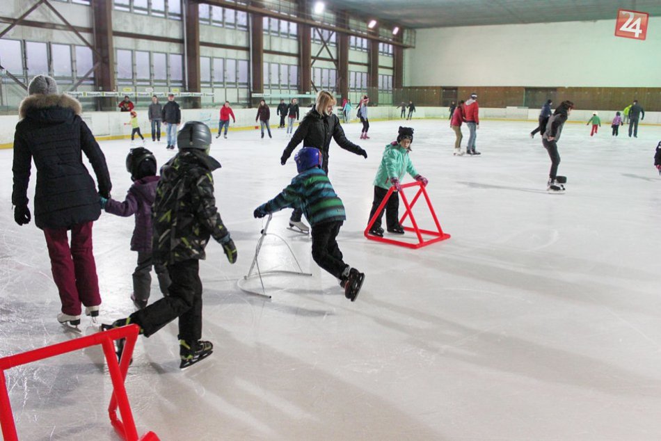 Ilustračný obrázok k článku Bystričania môžu tráviť prázdniny na ľade. Časy, kedy sa bude dať korčuľovať