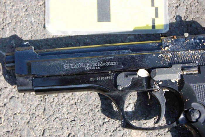 Ilustračný obrázok k článku Bratislavskí policajti postrelili muža, ktorý sa im mal vyhrážať mačetou