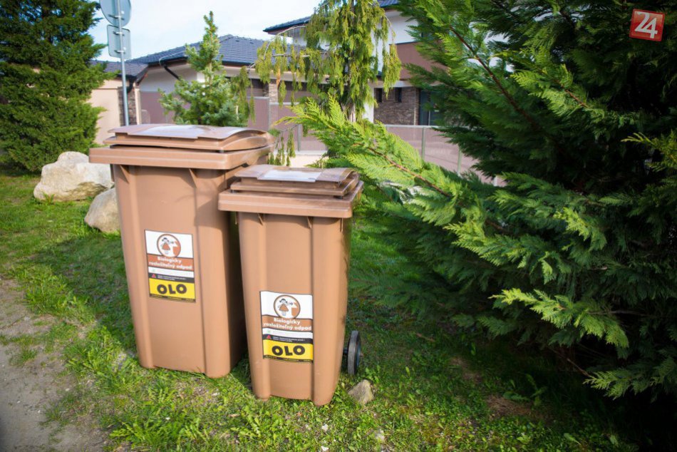 Ilustračný obrázok k článku Do nádob na bioodpad ľudia vhadzujú aj plasty, upozorňuje OLO