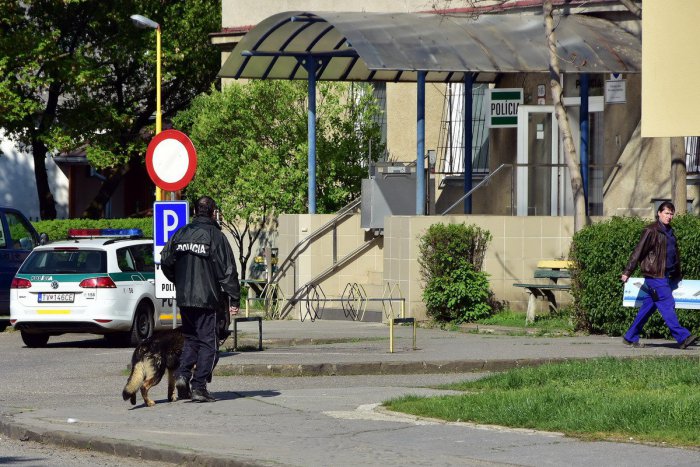 Ilustračný obrázok k článku Okresné súdy na Slovensku opäť čelili oznamu o bombe: Budovy museli evakuovať