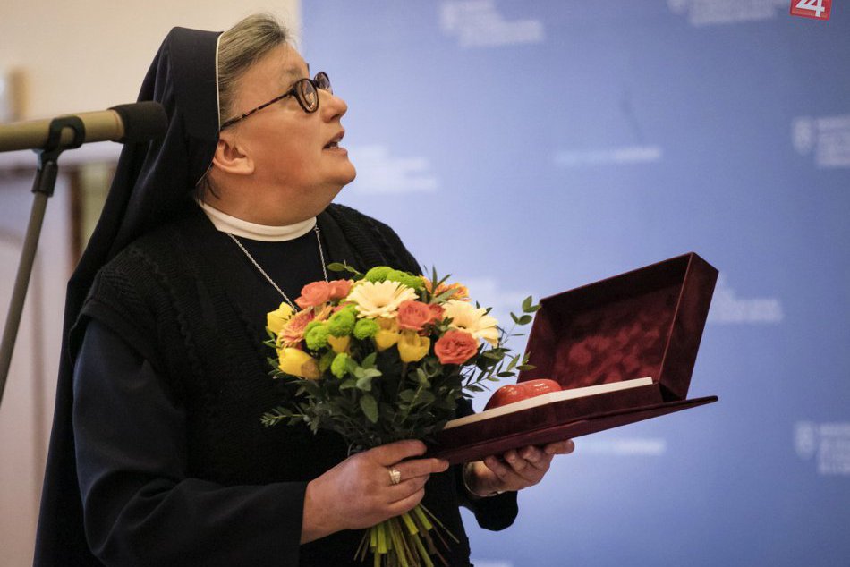 Ilustračný obrázok k článku Cena Dobrovoľník roka aj pre sestru Veroniku Teréziu Ráckovú, ktorá zahynula v Sudáne