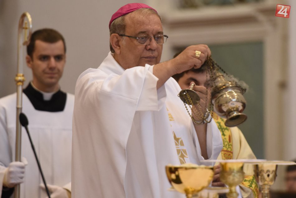 Ilustračný obrázok k článku FOTO: Arcibiskup Ján Orosch v Trnave slúžil Omšu svätenia olejov