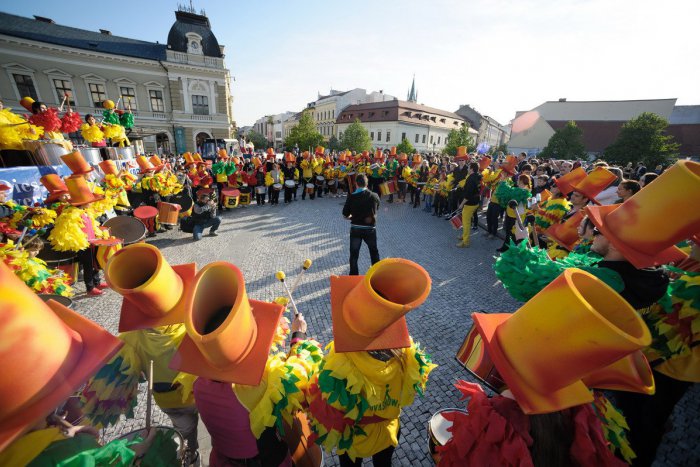 Ilustračný obrázok k článku Blížia sa Nitrianske univerzitné dni: Zakončí ich karneval na námestí a majáles!