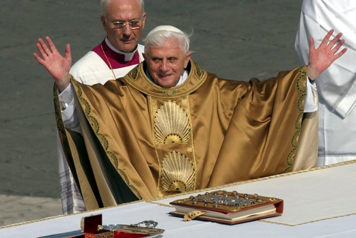 Ilustračný obrázok k článku RANNÁ ŠTVORKA: Pred 12 rokmi sa stal nemecký kardinál Joseph Ratzinger pápežom