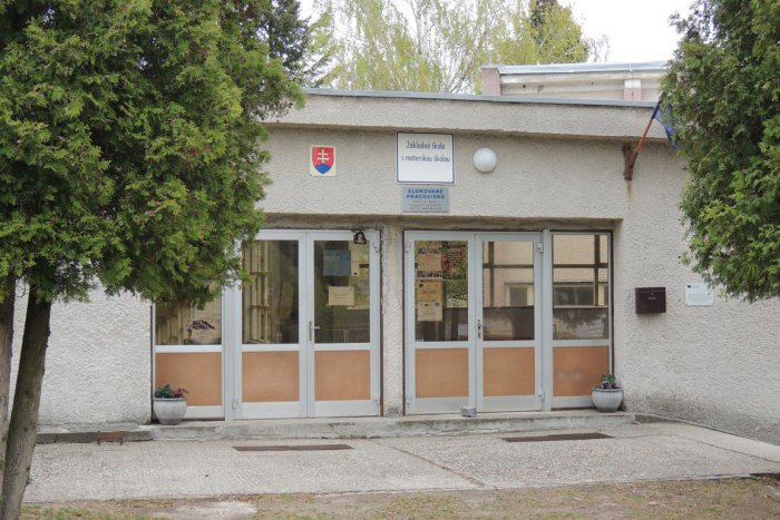 Ilustračný obrázok k článku Inovatívna škola pri Žiari: Deti sa neučia len zavreté v triedach, FOTO
