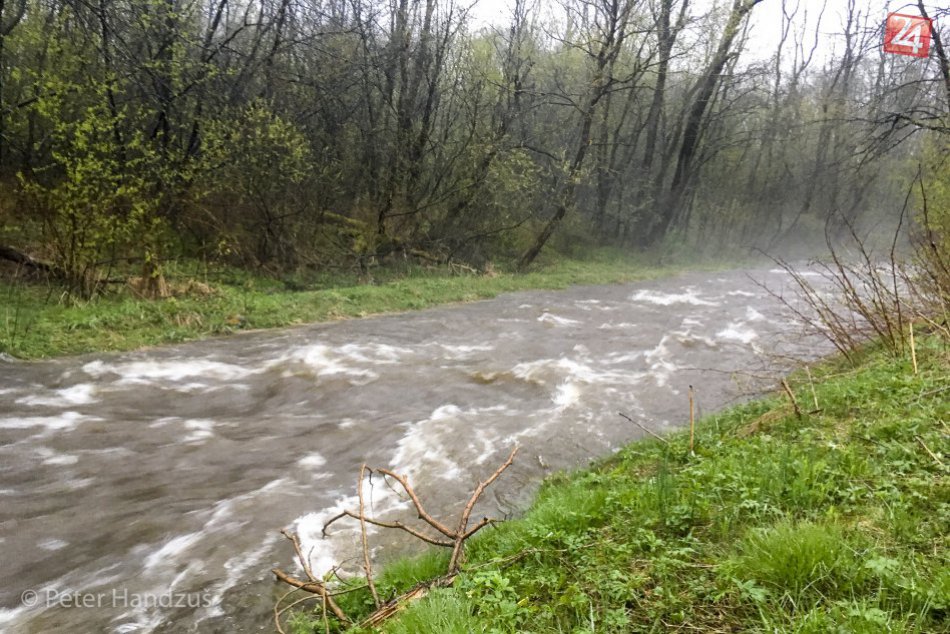 Ilustračný obrázok k článku Víkendové dažde narobili problémy na východe: Situácia sa postupne upokojuje
