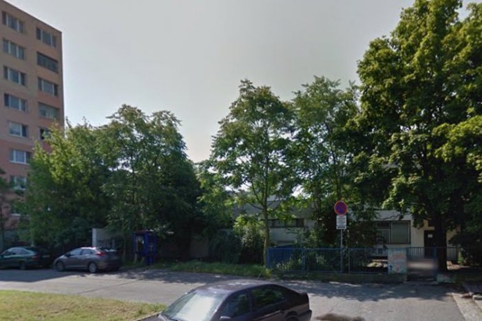 Ilustračný obrázok k článku Petržalský starosta nepodpísal uznesenie o budove bývalej škôlky na Znievskej