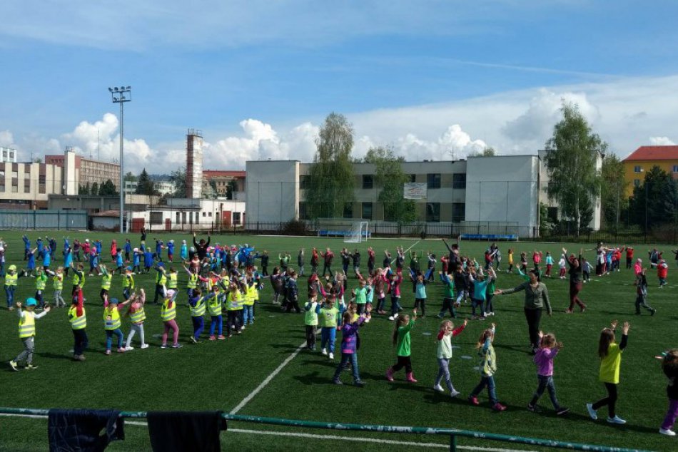 Ilustračný obrázok k článku Pohľad, aký sa v Spišskej len tak nenaskytne: Mnohým ožijú spomienky na spartakiádu