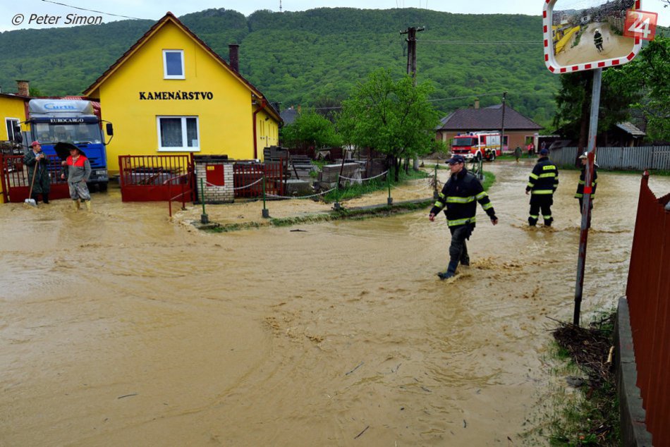 Ilustračný obrázok k článku RADÍME: Počasie môže spôsobiť veľké škody, pre potreby poisťovne ich treba odfotografovať