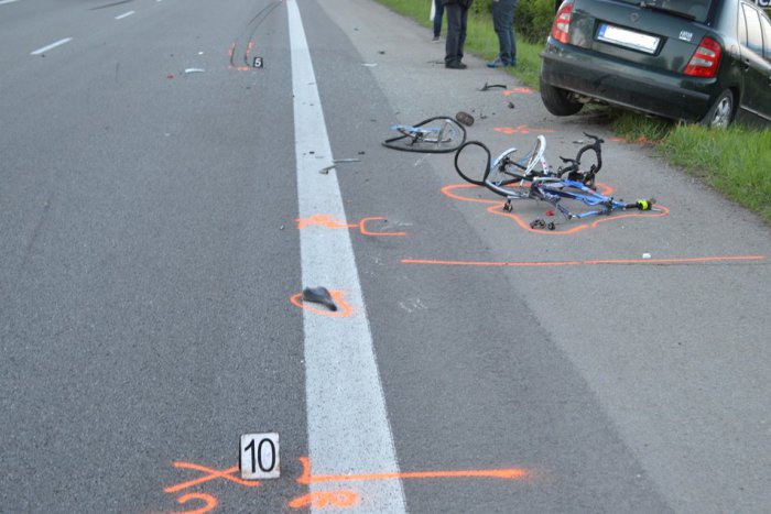 Ilustračný obrázok k článku Našťastie len ľahké zranenie cyklistky (64): Sledujte ale vek vodiča z nášho okresu!