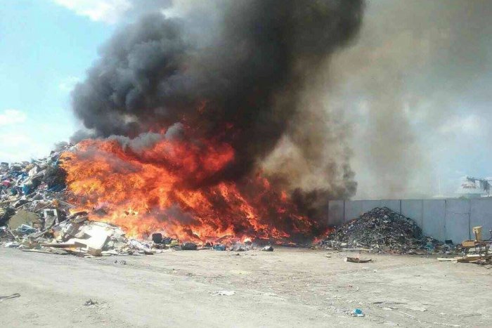 Ilustračný obrázok k článku Veľký požiar pri Košiciach na FOTKÁCH: V akcii takmer 20 hasičov!