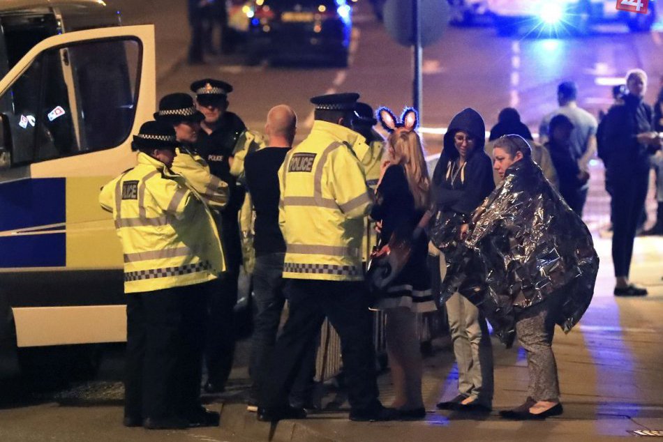 Ilustračný obrázok k článku Výbuch na koncerte v Manchestri: Explózia si vyžiadala obete na životoch