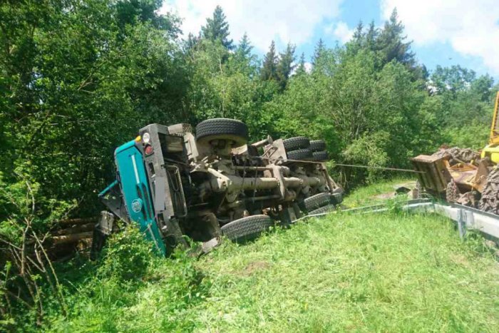 Ilustračný obrázok k článku Tragická nehoda na Liptove: Spolujazdec (36) † v kamióne neprežil!