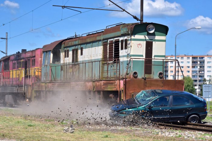 Ilustračný obrázok k článku FOTO: Ako to vyzerá, keď vlak vrazí do osobného auta?