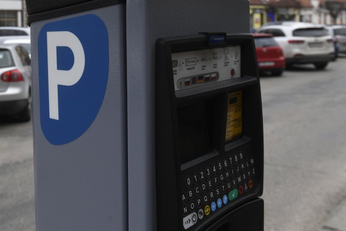 Ilustračný obrázok k článku Mesto plánuje nákup nových parkovacích automatov: Platiť by sme mohli aj kartou