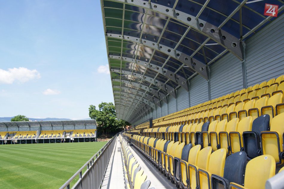 Ilustračný obrázok k článku Nablýskané otvorenie vynoveného štadióna: Do Žiaru zamieria futbalové legendy!