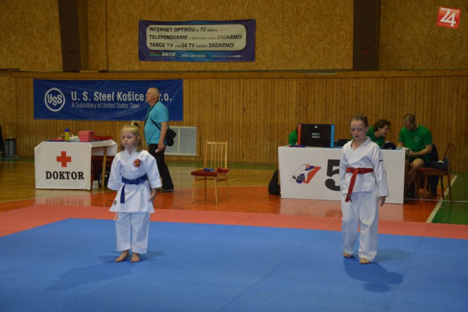 Ilustračný obrázok k článku Popradské karate na východe Slovenska: Centralisti priviezli z Košíc 14 medailí