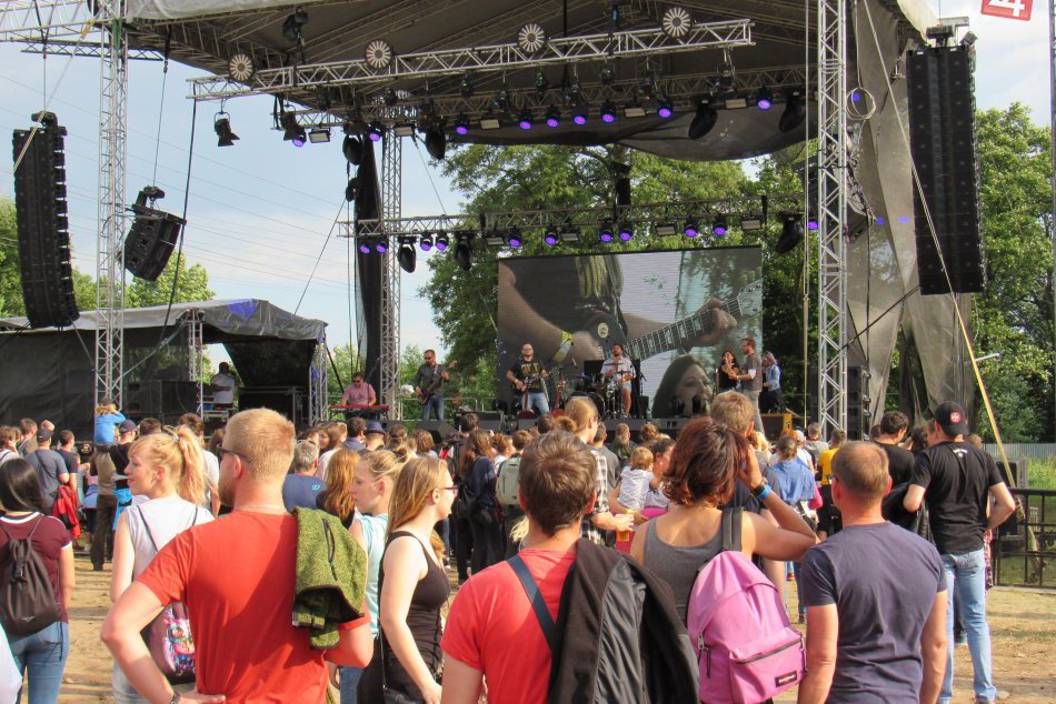 Ilustračný obrázok k článku Letný ťahák pre milovníkov hudby: Podrobný ZOZNAM festivalov v Banskobystrickom kraji