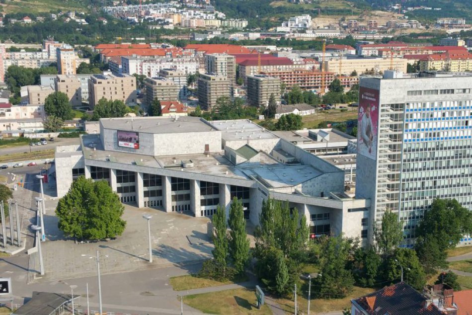 Ilustračný obrázok k článku Bratislave chýba dôstojné kultúrno-kongresové centrum. Stane sa ním bývalý Dom odborov?
