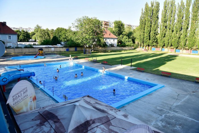 Ilustračný obrázok k článku Kúpalisko Matadorka začalo letnú sezónu so zrekonštruovanými bazénmi