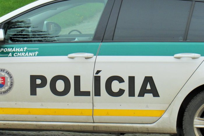 Ilustračný obrázok k článku Polícia objasnila ďalšiu lúpež: Obvineniu čelia tri osoby z Rožňavského okresu (24) a (26)