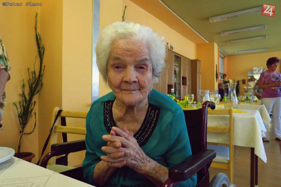 Ilustračný obrázok k článku Najstaršia Rožňavčanka oslávila 101 rokov: Zablahoželal jej aj primátor mesta