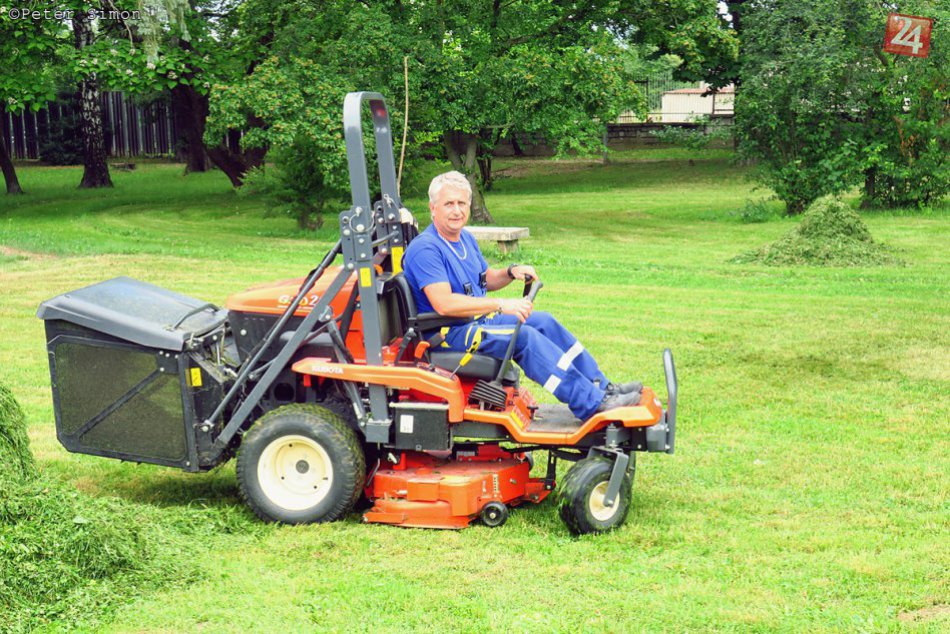 Ilustračný obrázok k článku Rožňavská radnica nakupovala: Nová mašina za tisíce eur, FOTO