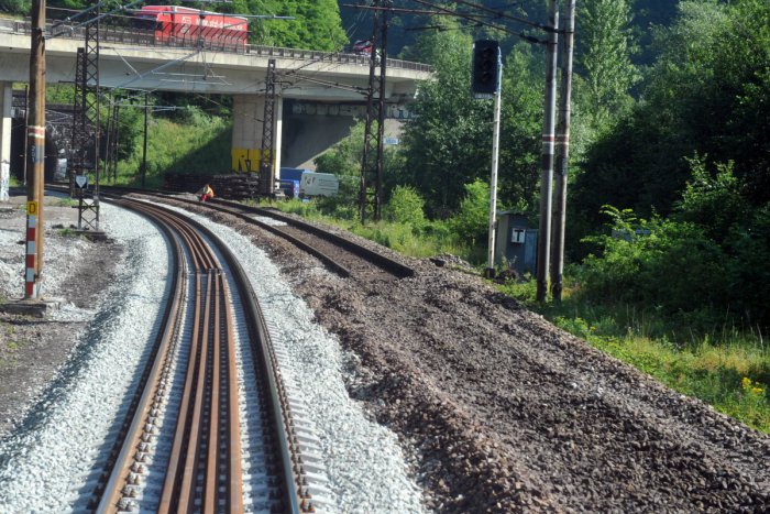 Ilustračný obrázok k článku Modernizácia trate pod Tatrami:  Železnice vyhlásili súťaž za 95 miliónov eur