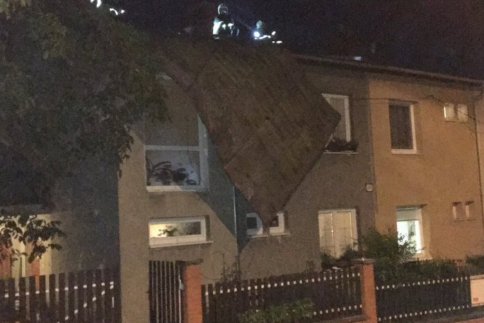Ilustračný obrázok k článku Búrka v Prešove strhávala strechy domov: Mesto už odvolalo mimoriadnu situáciu
