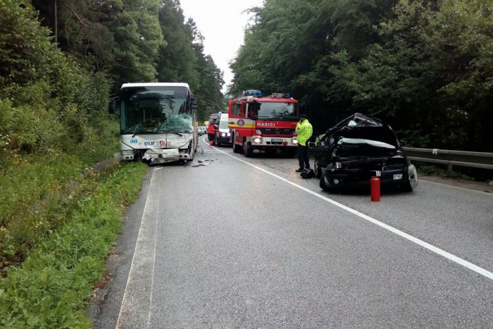 Ilustračný obrázok k článku Nehoda pri Spišskej s tragickým koncom: Mladá vodička narazila do autobusu MHD
